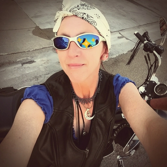 Meet your Posher, Krisee - Picture 1 of 3